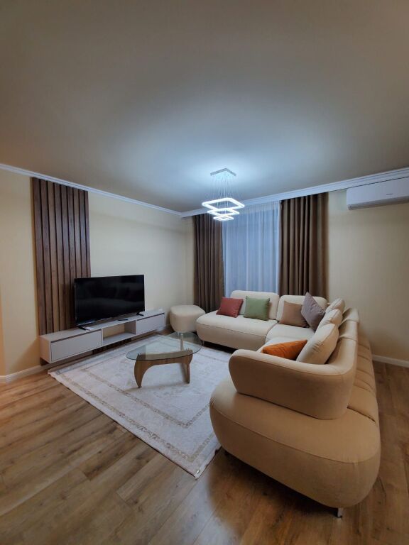 Apartament 2+1 per qira tek Liqeni i Thate.