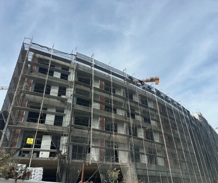 Appartamento 2+1+2 in vendita, a 3 minuti da Unzaza e Madhe, vicino alla Scuola "Lidhja e Prizrenit" a Paskuqan, Tirana. 128.000€ leggermente trattabili