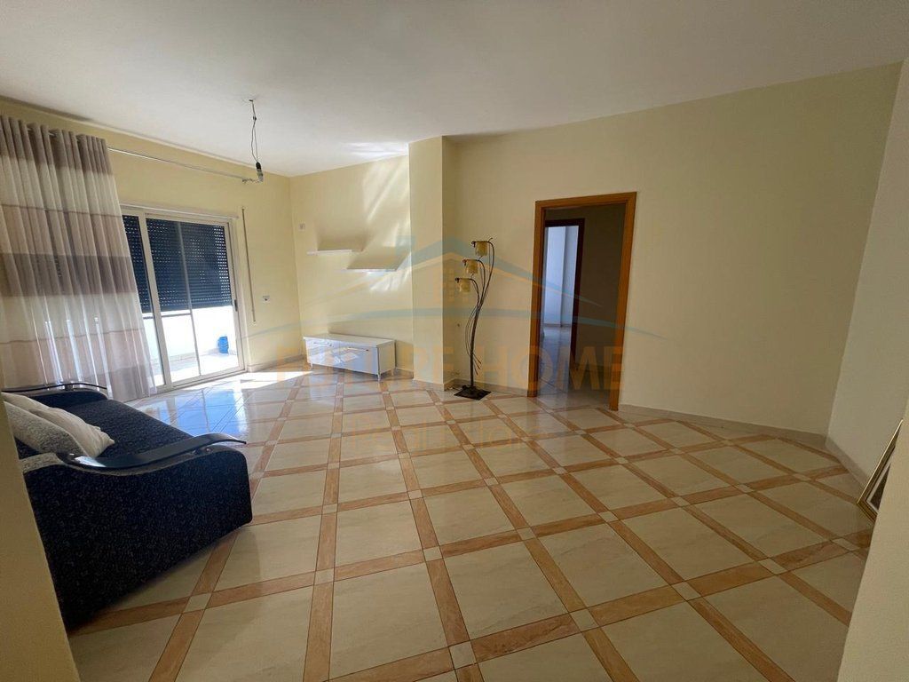 Affitto, Appartamento 3+1+2, Quartiere 3, Durazzo