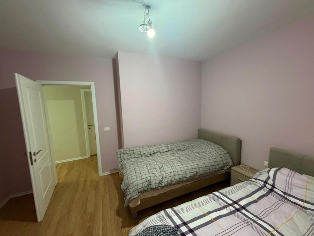 Apartament 2+1+2 tek Liqeni Thate Rruga Peti