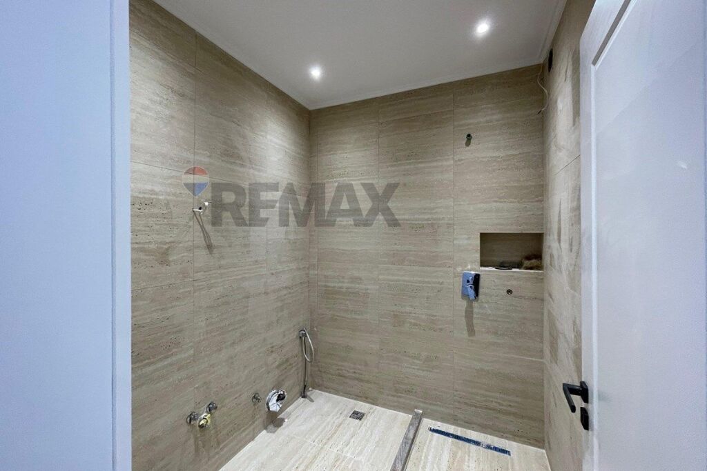 Apartment 1+1 for sale at Vasil Shanto