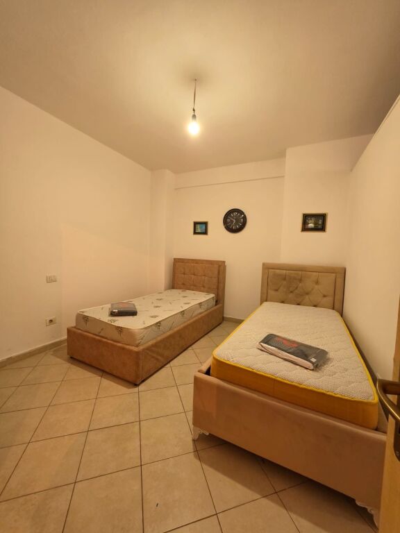🏡 Appartamento 2+1 in affitto  📍Astir, vicino a Vero Kafe  💰 Prezzo: 45.000 Lek/mese trattabile