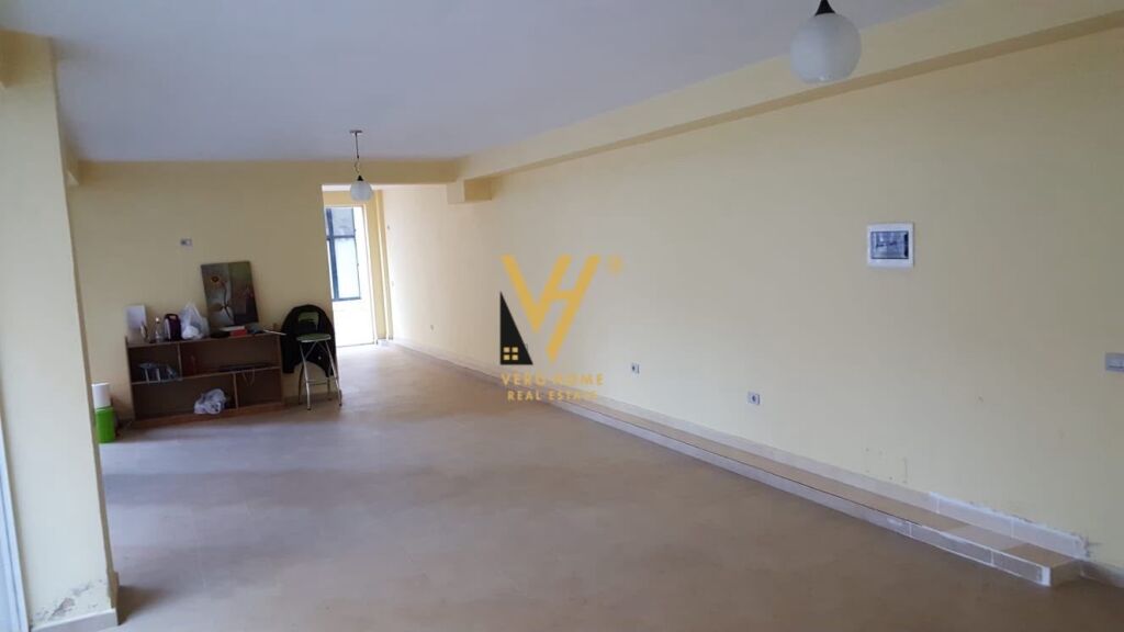 NEGOZIO IN VENDITA 86 M2 A SELITE 165.000 EURO