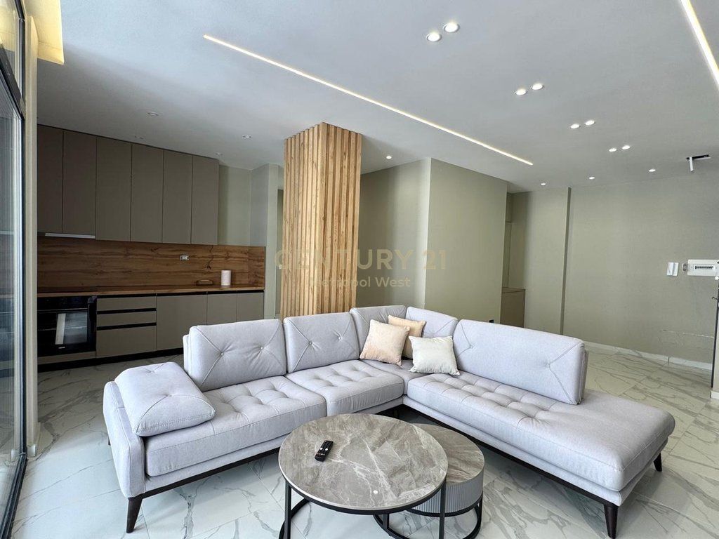 Appartamento 2+1+2 in Vendita a Orikum 180.000 €