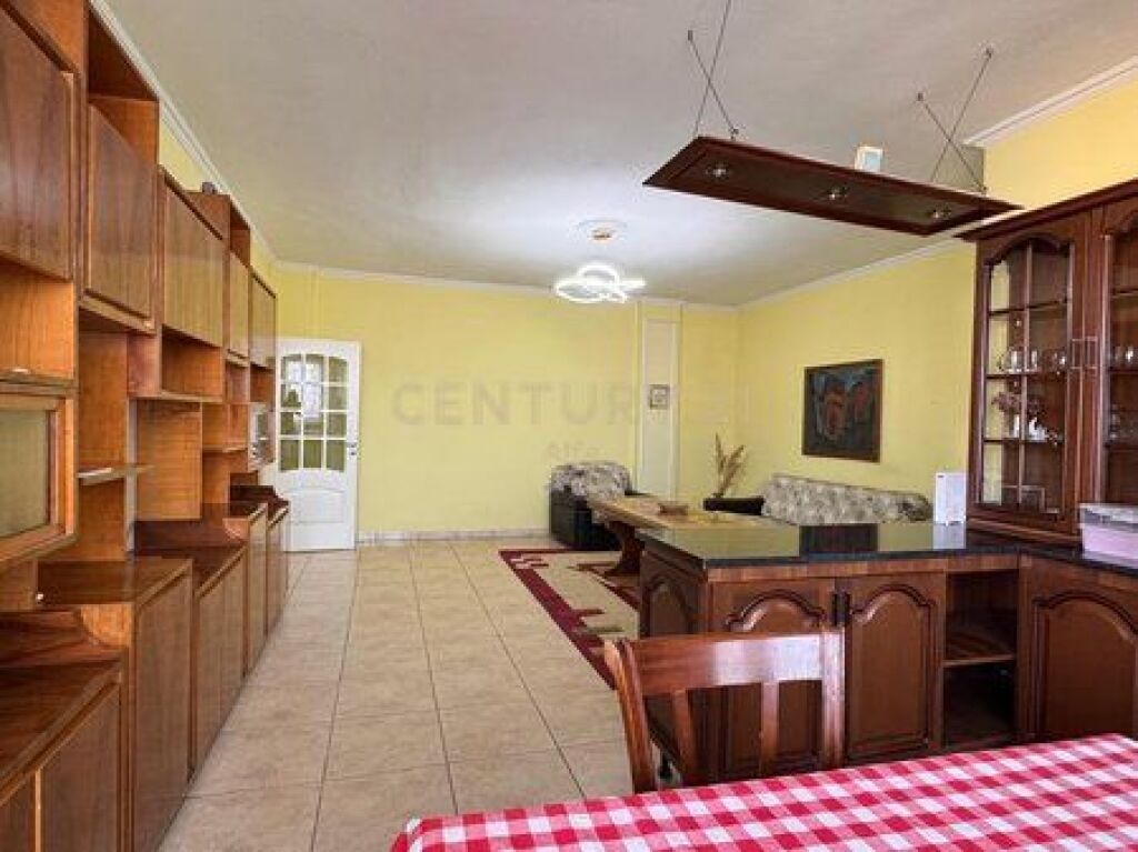 Apartment 2+1+2 bathrooms for sale at Hoxha Tahsim!