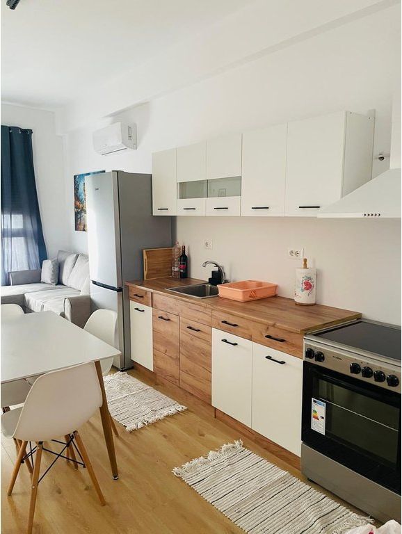 JEPET ME QIRA – APARTAMENT 1+1 | KOMPLEKSI KADIU, ALI DEMI 380 € /Muaj