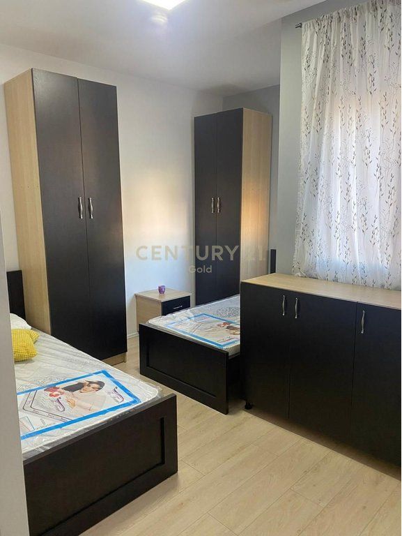 Jepet me qira Apartament 1 + 1 tek Tregu Elektrik ! 450 € /Muaj