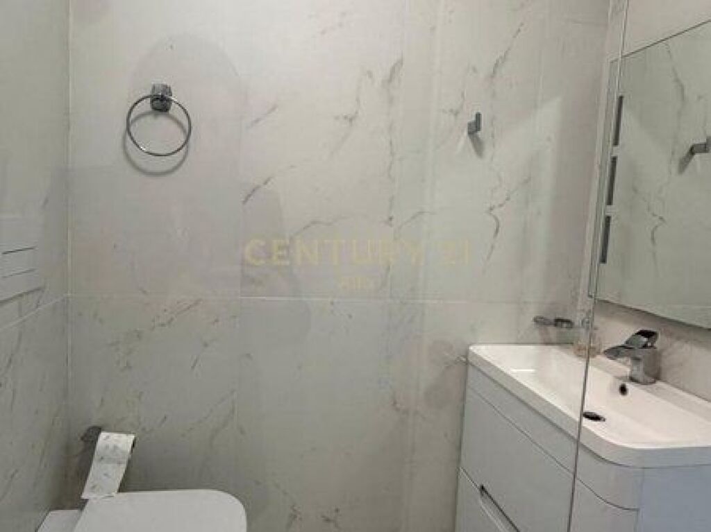 Apartment 2+1+2 bathrooms for sale at Hoxha Tahsim!