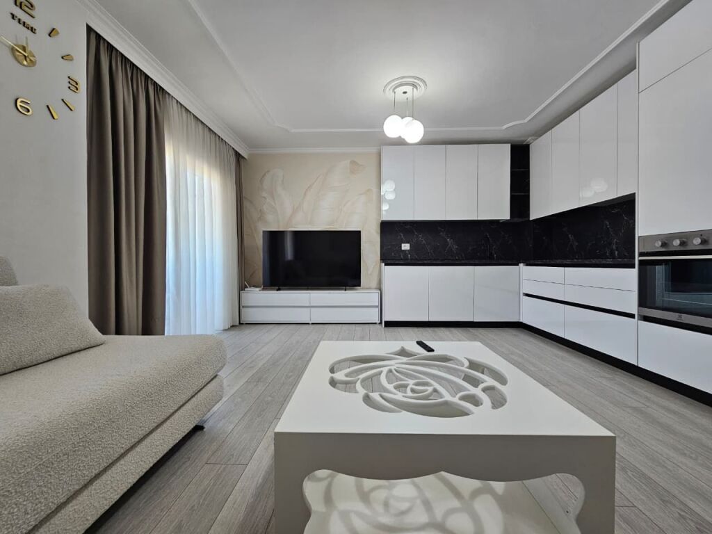 Apartment 2+1 for sale near 21st!
