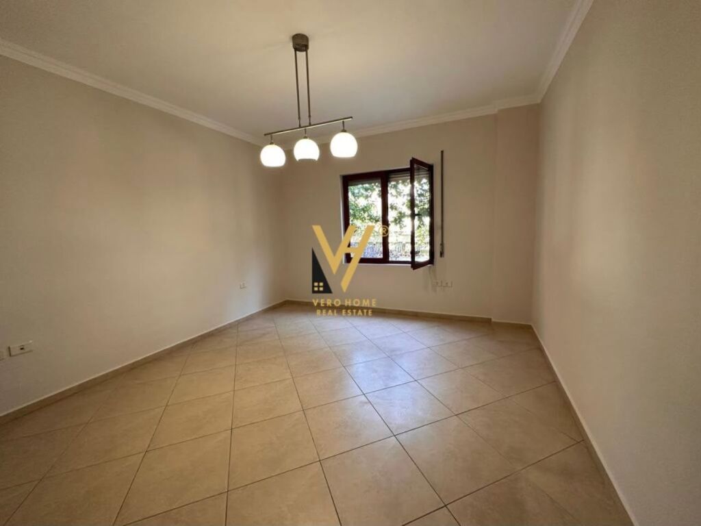 OFFICE 105 M2 FOR RENT ON KAVAJES STREET 900 EURO