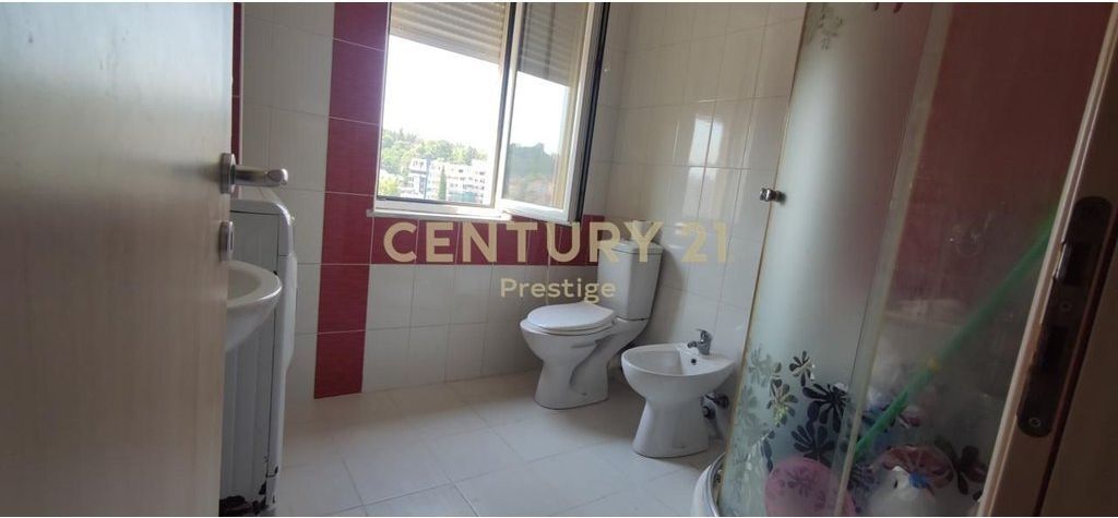 APARTAMENT 2+1+2 ME QIRA, PRANE QYTET STUDENTIT, TIRANE!