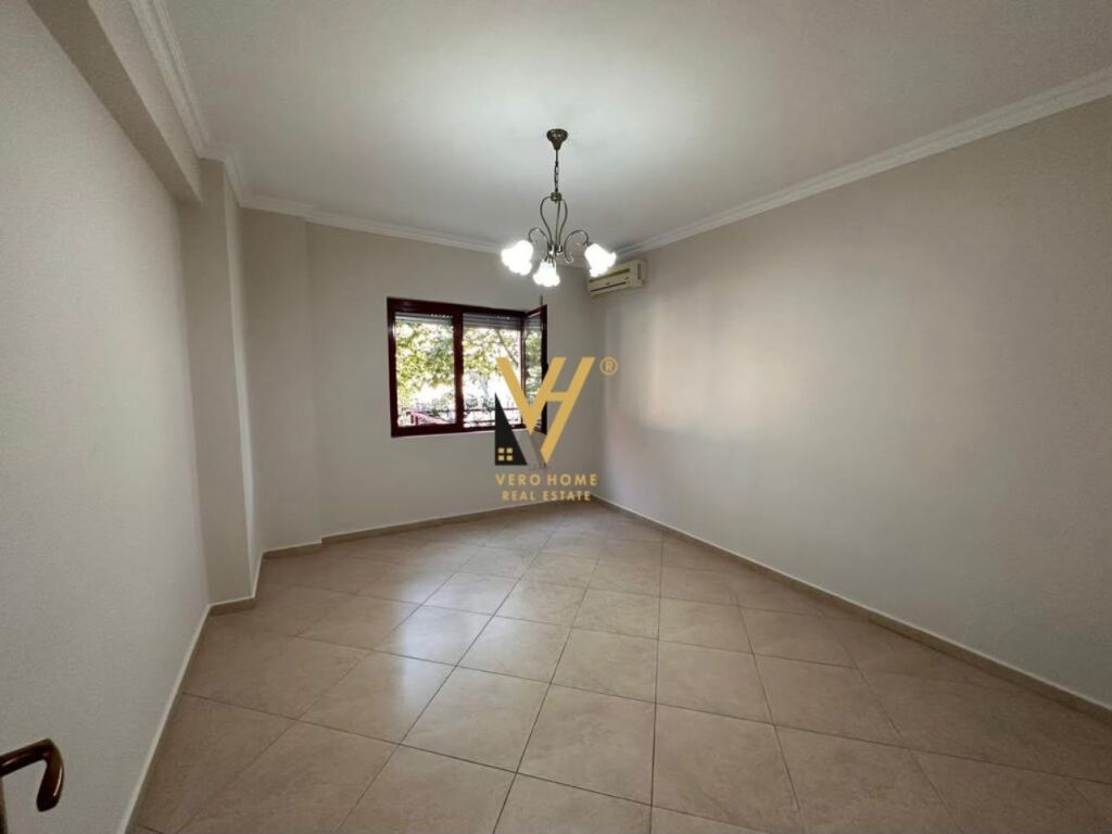 OFFICE 105 M2 FOR RENT ON KAVAJES STREET 900 EURO