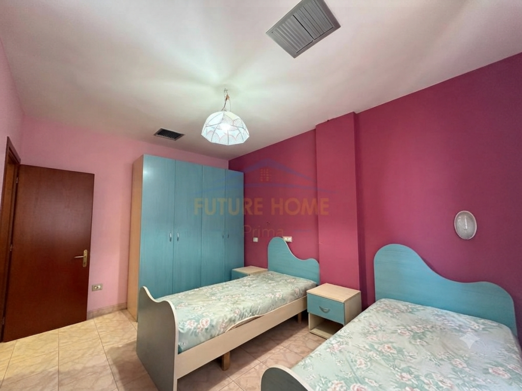 Shitet, Duplex 4+1+2, Rezidenca Kodra e Diellit 1, Tiranë.