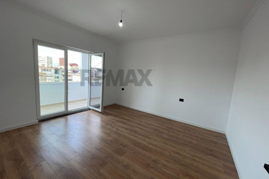 Apartment 1+1 for sale at Vasil Shanto
