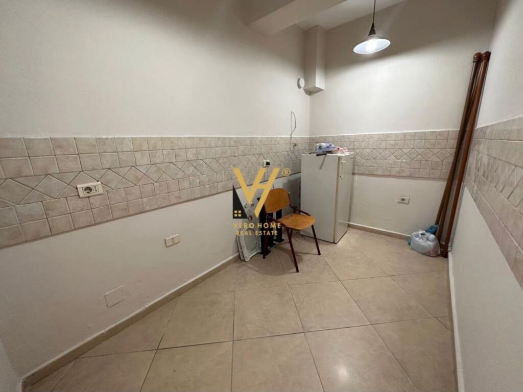 OFFICE 105 M2 FOR RENT ON KAVAJES STREET 900 EURO