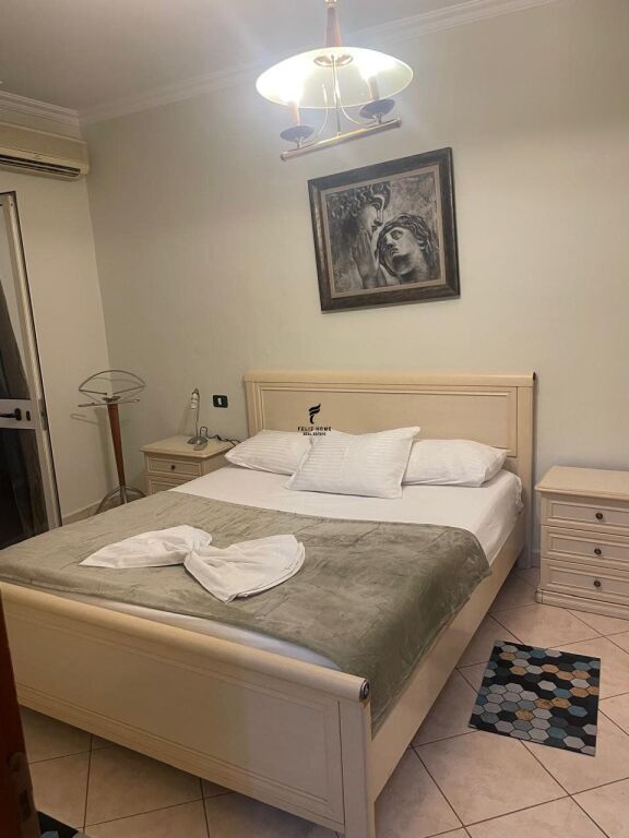 APPARTAMENTO IN AFFITTO 2+1 STAZIONE DEI TRENI 75.000 LEKE FH-86874
