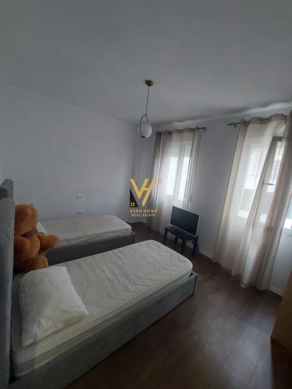 JEPET APARTAMENT 2+1+2+2BLK ME QERA TE KOPSHTI ZOLOGJIK 700 EURO