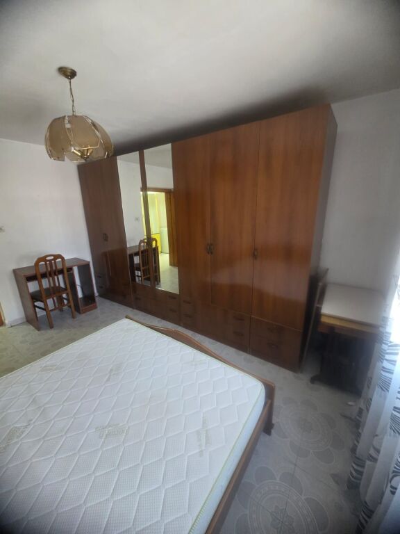 Ofrohet për Shitje Apartament 1+1 pranë Spitalit!