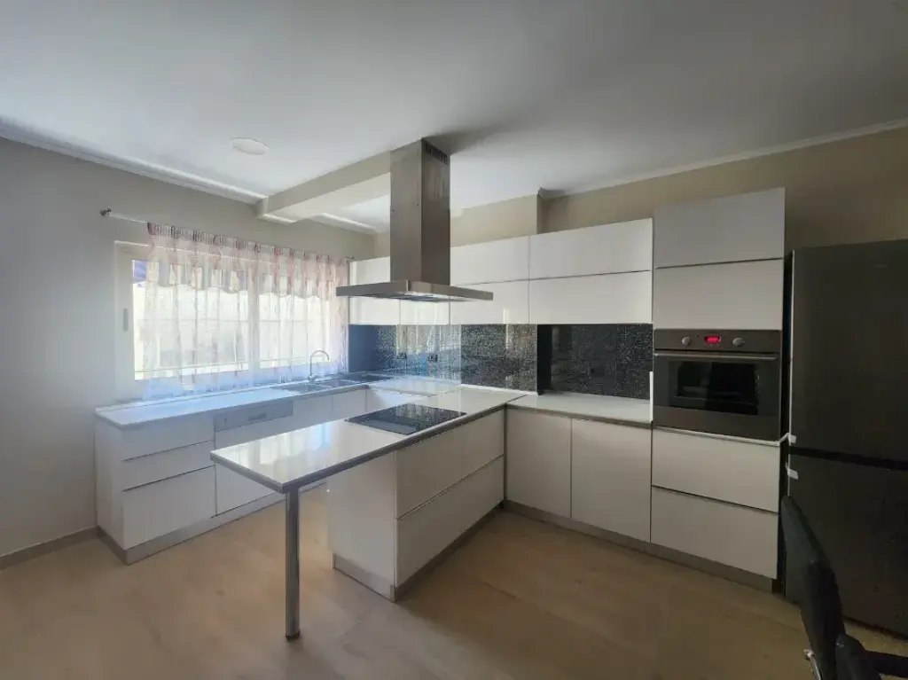 Rent | Apartament 2 + 1 | Komuna e Parisit | 800 €/month