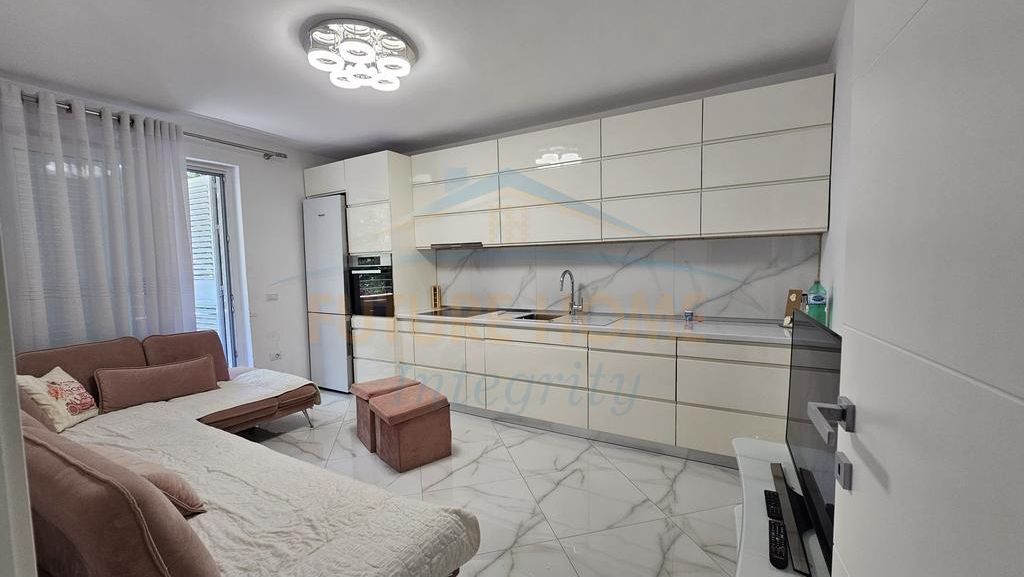 Qera, Apartament 2+1, Rruga Ferit Xhajko, Tiranë.