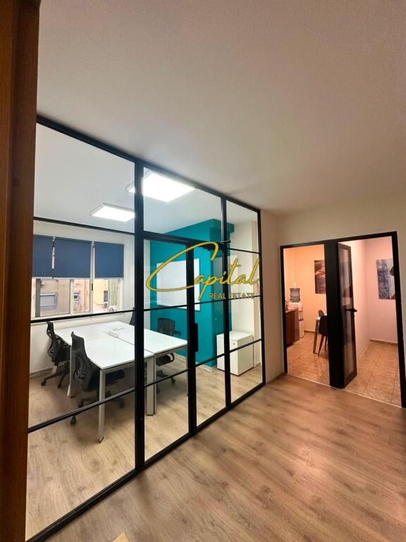 BUSINESS PREMISES FOR RENT 140 M2 FORMER BLOCK 250,000 LEKE