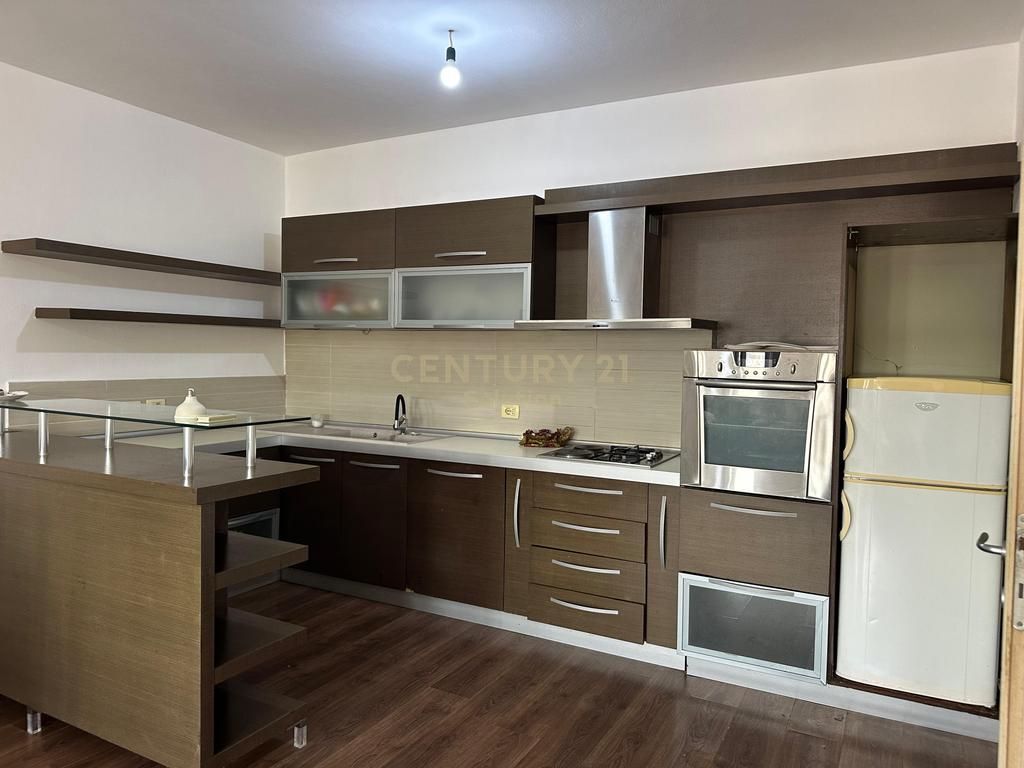 JEPET ME QIRA APARTAMENT 2+1, YZBERISHT 480 € /Muaj
