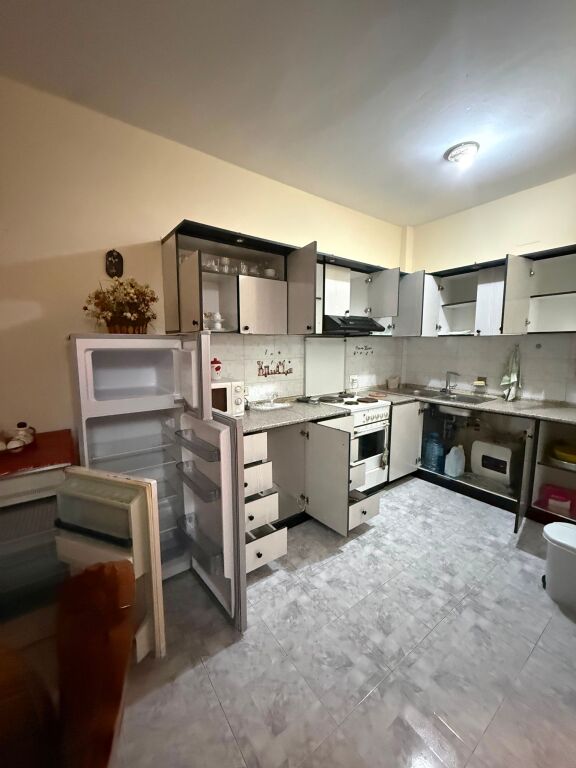 Qera | Apartament 2 + 1 | Farmacia 10 | 400 €/muaj