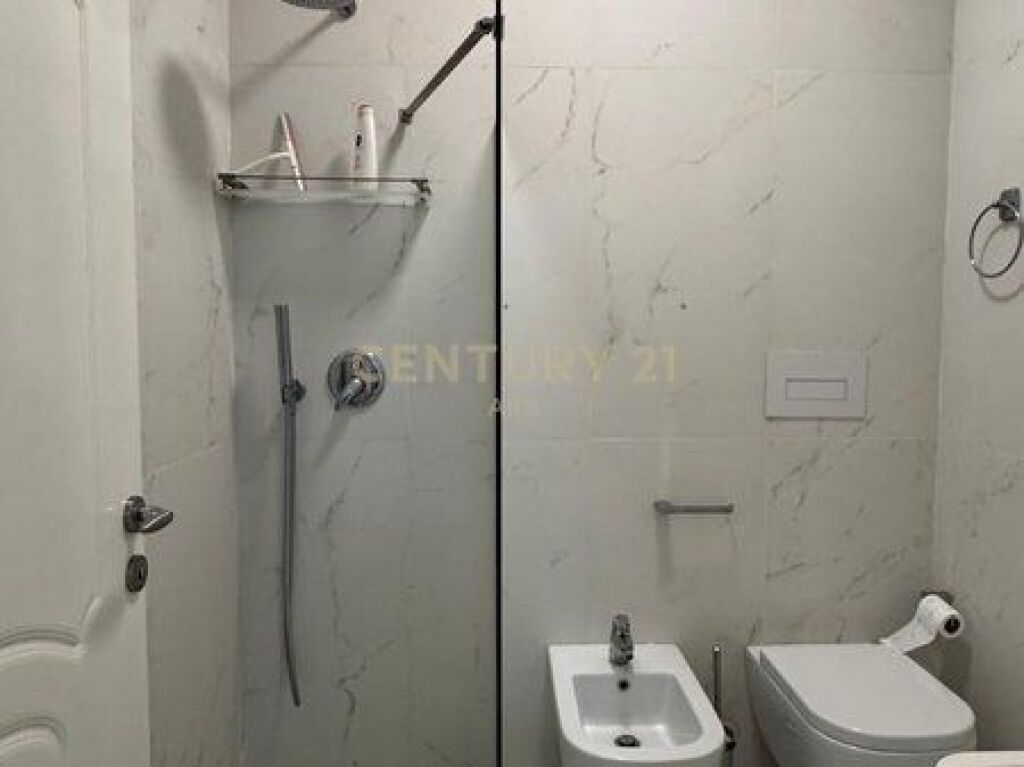 Apartment 2+1+2 bathrooms for sale at Hoxha Tahsim!