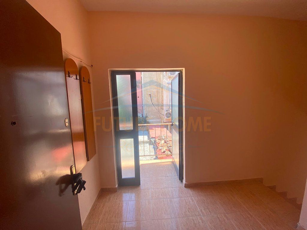 QERA, Apartament 1+1, Pazari i Ri, Tiranë. OPP72386