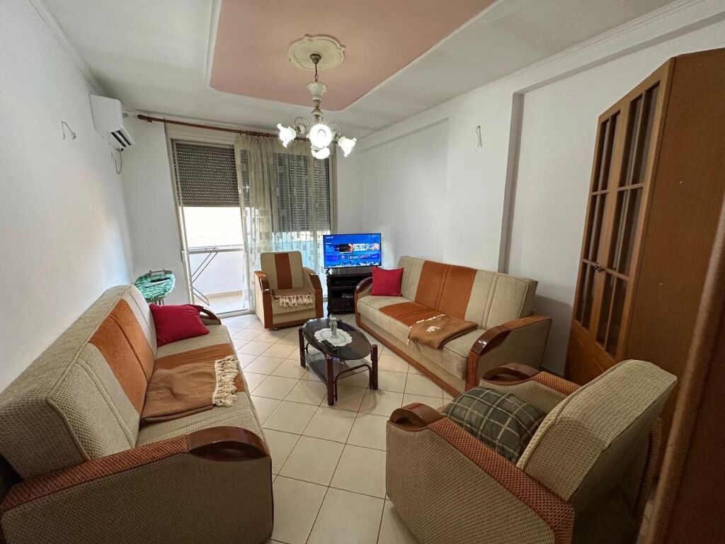 🏢New Bazaar, near Optika Roma, a 1+1 furnished apartment for rent. 50,000 Leke