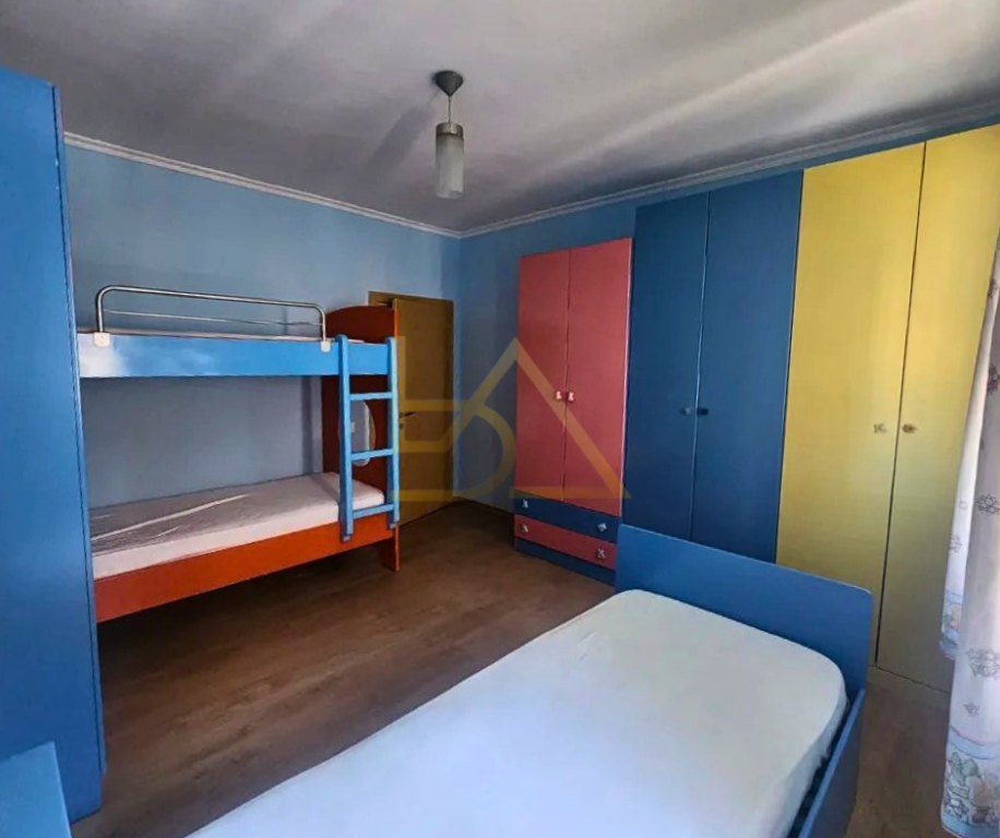 Appartamento 2+1 in Affitto – Comune di Parigi, Tirana