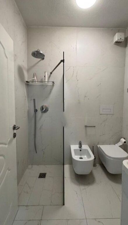 Apartment 2+1+2 bathrooms for sale at Hoxha Tahsim!