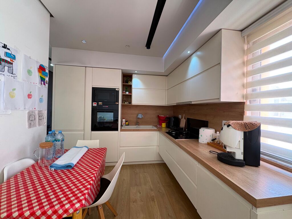 ✅Shitet 2+1+Garderobe + Verande 📍Bulevardi Migjeni te Nela 6