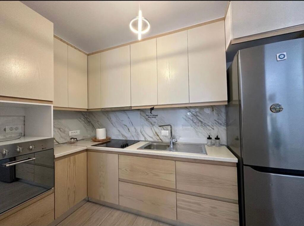 APARTAMENT ME QERA 1+1 RRUGA E DIBRES 65.000 LEKE FH-86723