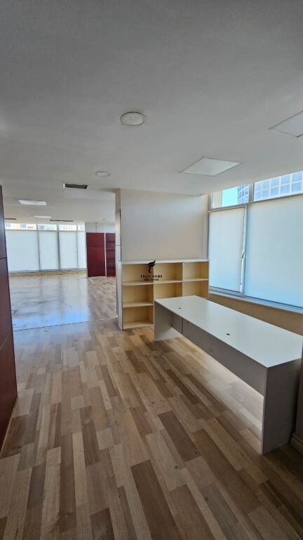 UFFICIO IN AFFITTO 260 M2 LAGO ARTIFICIALE 300.000 LEKE FH-86848