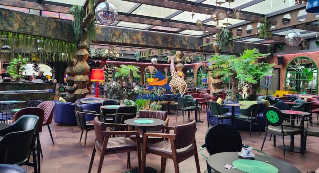 JEPET LOKAL ME AMBIENT LOJRASH 500M2 ME QERA "ASTIR" 5.000 EURO