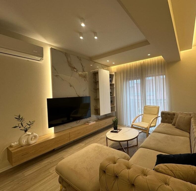 Apartament Modern 2+1 me Qira-Rruga e Kavajës, Pranë Kishës Katolike!
