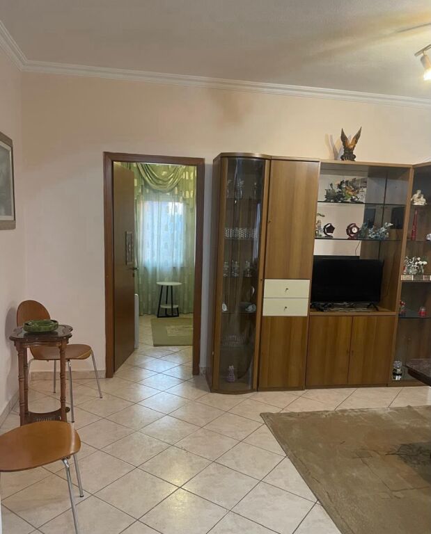 Affitto | Apartament 2 + 1 | Stacioni i Trenit | 750 €/mese