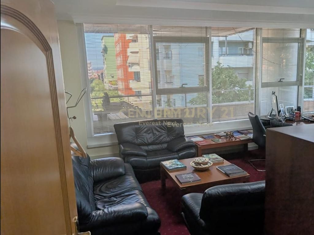 UFFICIO IN AFFITTO AL SKY TOWER – BLLOK! 4.300 € /Mese 400.000 Lek /Mese