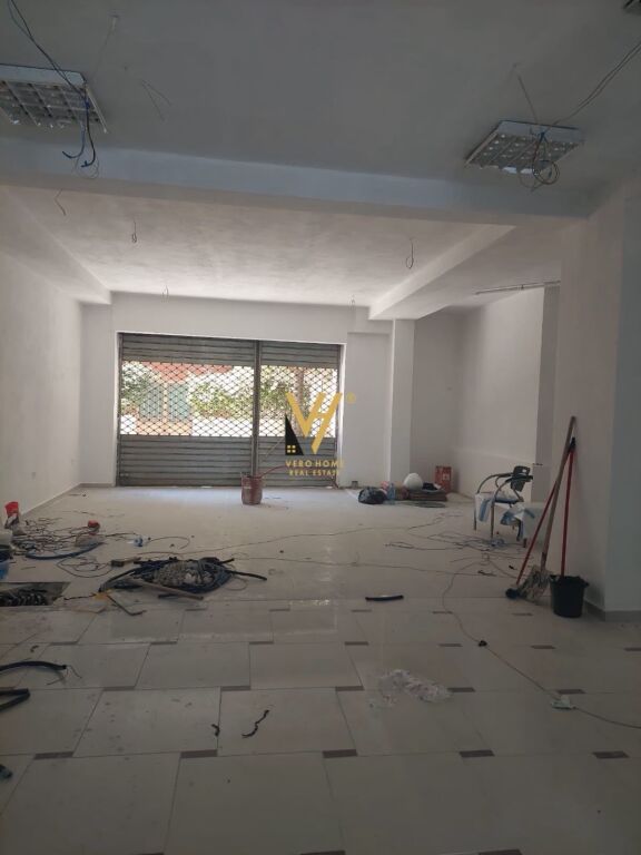 LOCALE COMMERCIALE 150 M2 IN AFFITTO A SELITE 150.000 LEKE