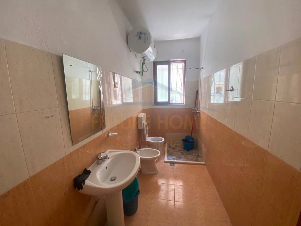 QERA, Apartament 1+1, Pazari i Ri, Tiranë. OPP72386