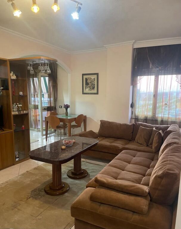 Affitto | Apartament 2 + 1 | Stacioni i Trenit | 750 €/mese