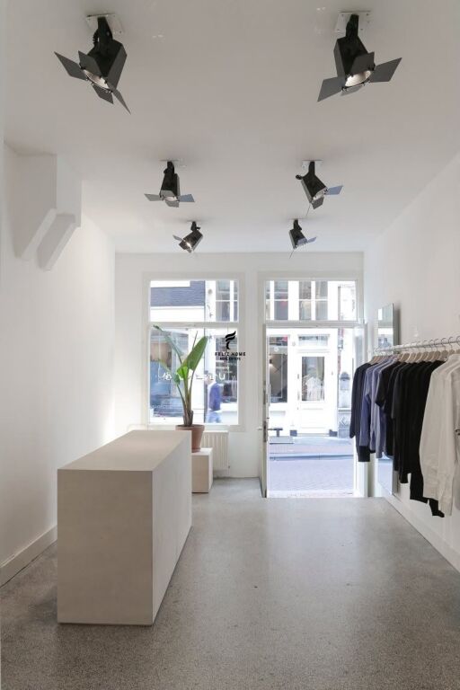SHOP FOR RENT 105 M2 BLLOK 200,000 LEKE FH-86808