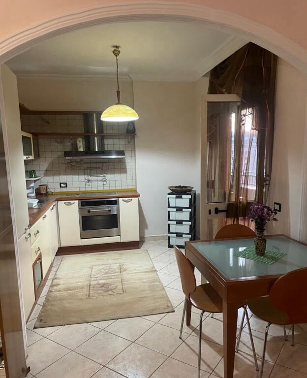 Affitto | Apartament 2 + 1 | Stacioni i Trenit | 750 €/mese