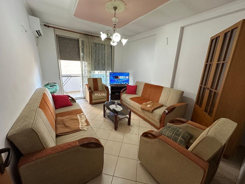 🏢New Bazaar, near Optika Roma, a 1+1 furnished apartment for rent. 50,000 Leke