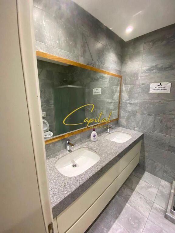 LOCALE COMMERCIALE IN AFFITTO 140 M2 EX BLOCCO 3.200 EURO
