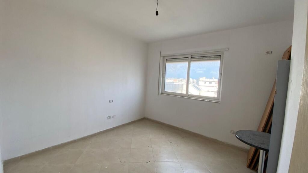 SHITET APARTAMENT 2+1+2, 107 M2 LAGJE 18 DURRES 105000 EURO