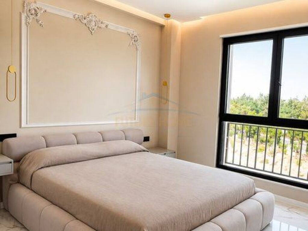 Shitet, Apartament 2+1+2+Post Parkimi, Liqeni i Thate, Tiranë.