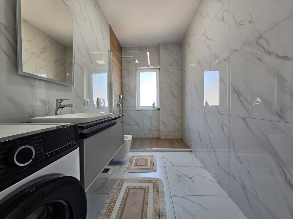 Apartment 2+1 for sale near 21st!
