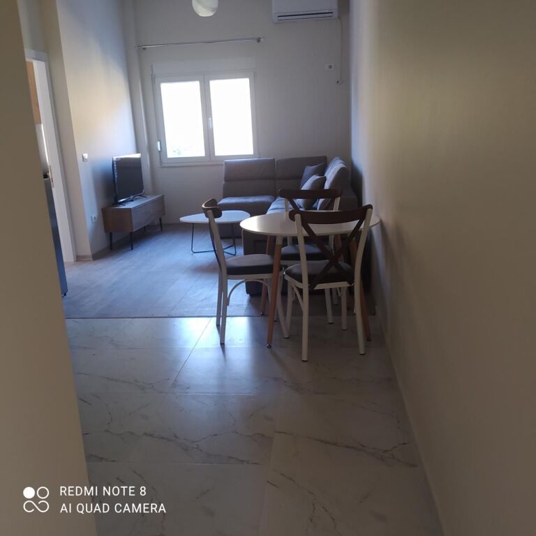 Jepet 1+1Vile 4Kateshe ne Shkoze (parkim ne cmim) ,35.000Leke